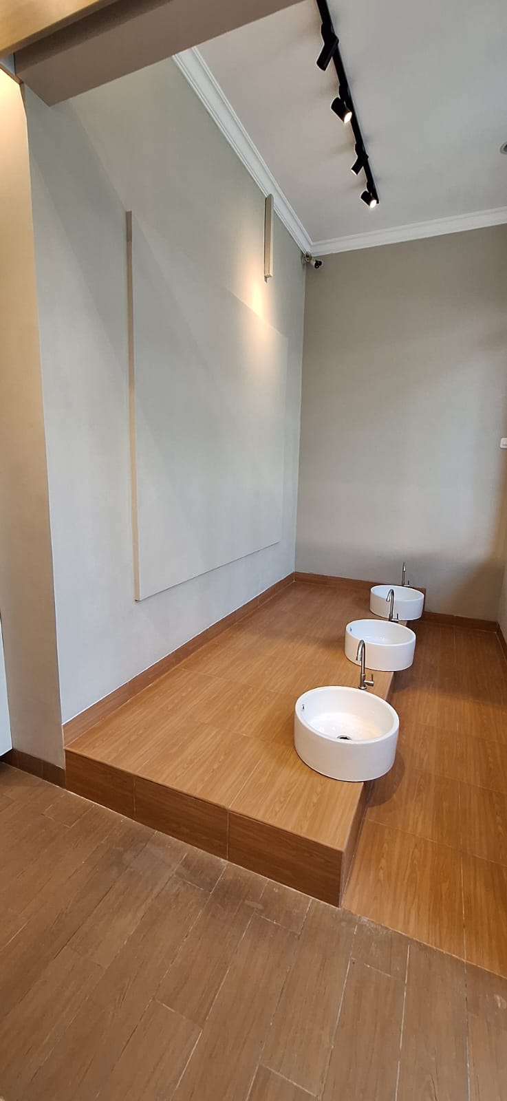 Renovasi Interior & Fit-Out Nail Salon — 9